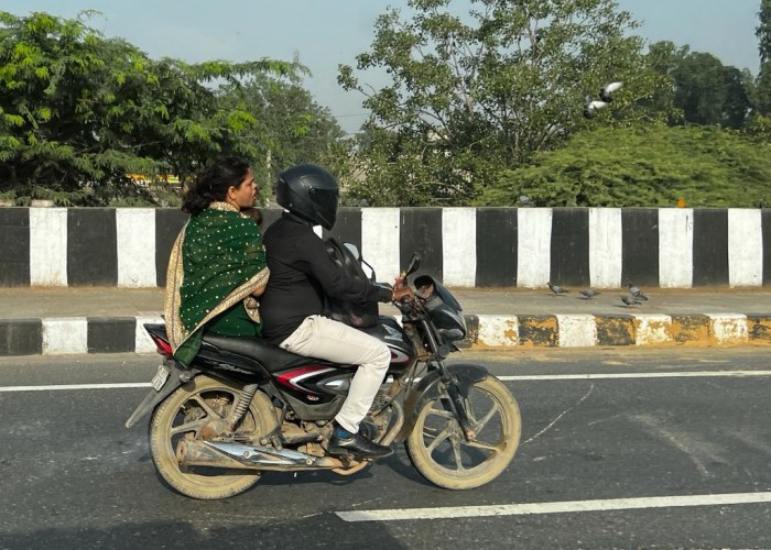 16 Jak jezdza pasazerowie motocykli w Indiach